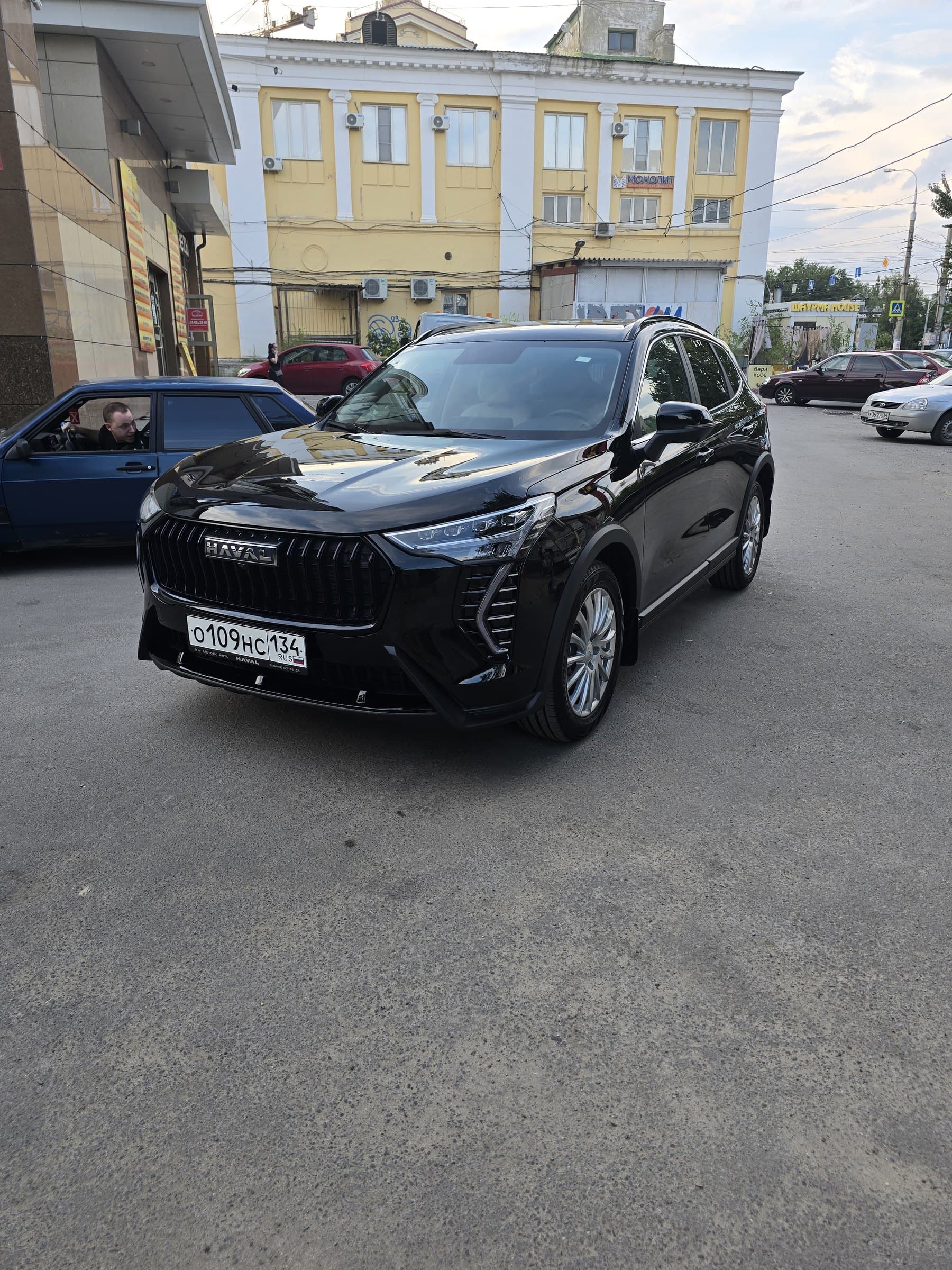 Автомобиль Haval Jolion Premium для аренды с водителем в Волгоград